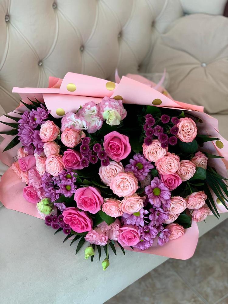 Букет цветов из: Хризантемы, Розы и Лизиантусы в Большое Болдино