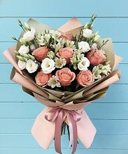 Букет цветов из:  Розы, Альстромерии и Лизиантусы в Большое Болдино