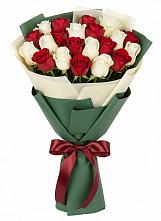 Букет Микс из красных и белых роз в Большое Болдино