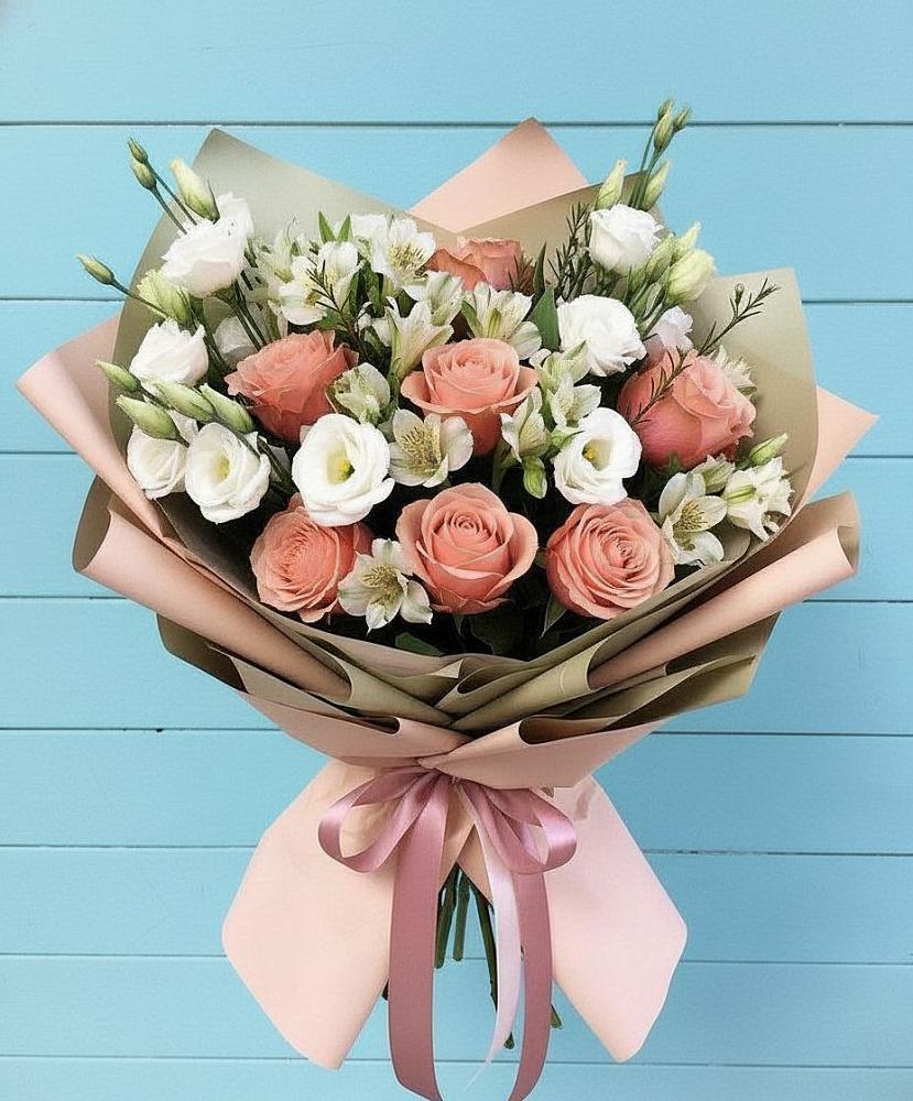 Букет цветов из: Розы, Альстромерии и Лизиантусы в Большое Болдино