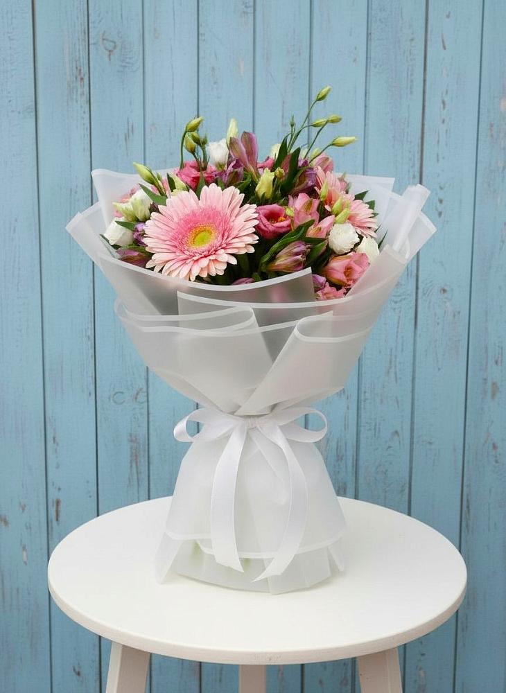 Букет цветов из: Герберы, Альстромерии и Лизиантусы в Большое Болдино