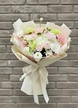 Букет цветов из:  Гвоздики, Розы, Лизиантусы и Хризантемы #REPLACE_PRED# Большое Болдино