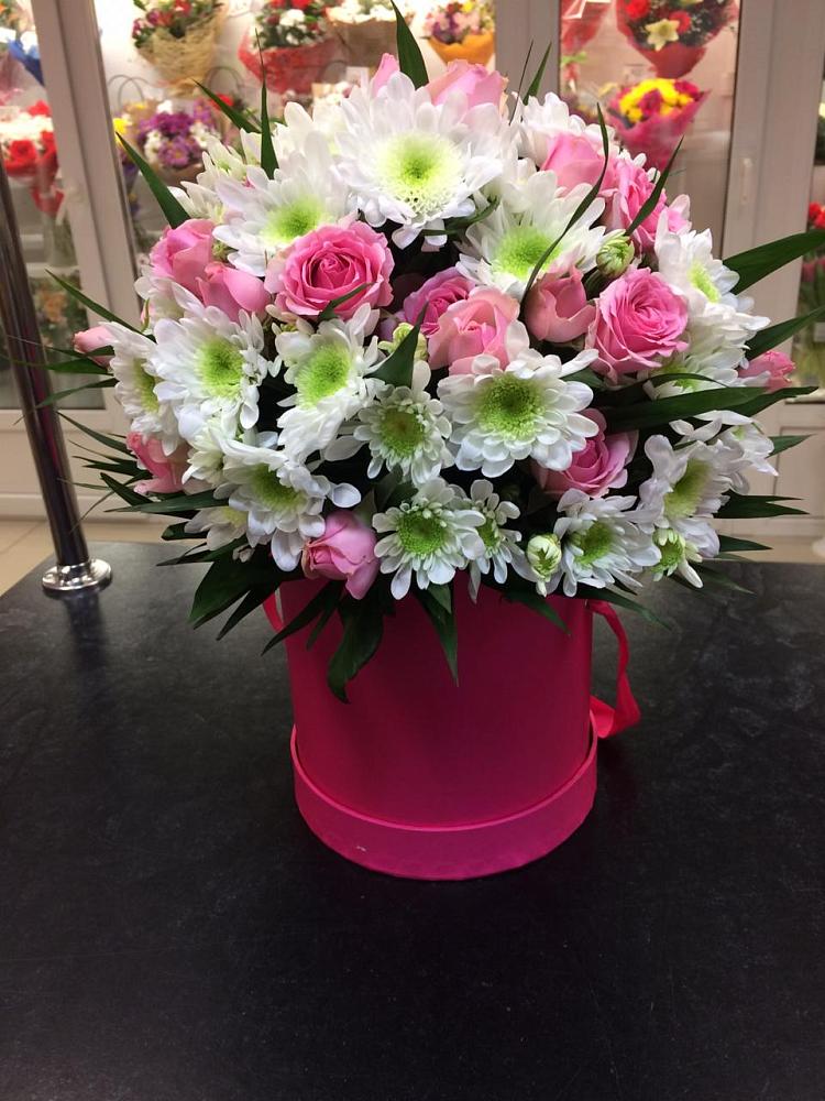 Цветочная композиция из Розы и Хризантемы в шляпной коробке в Большое Болдино